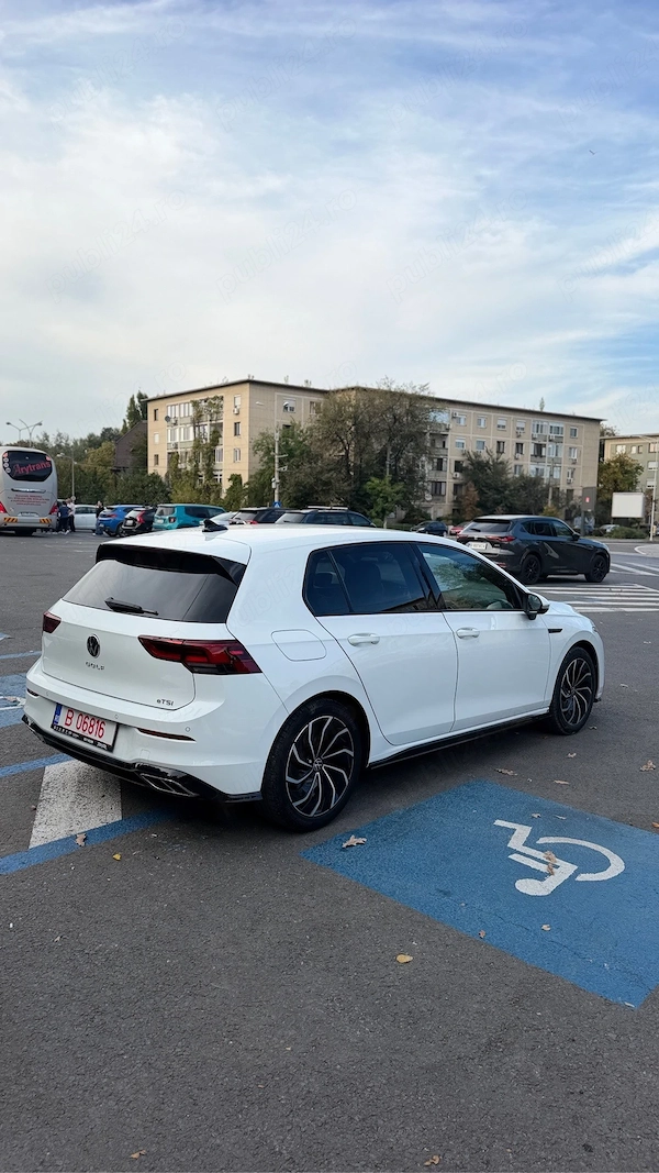 VOLKSWAGEN Golf 2023 — imagine 3