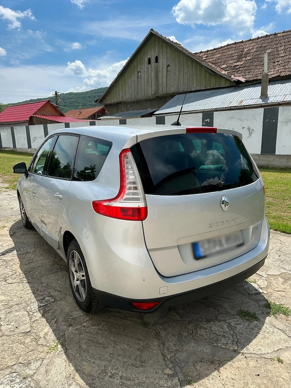 RENAULT Grand Scenic 2010 — imagine 3