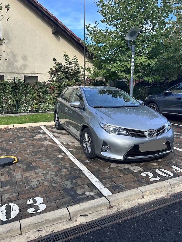 TOYOTA Auris 2014 — imagine 2
