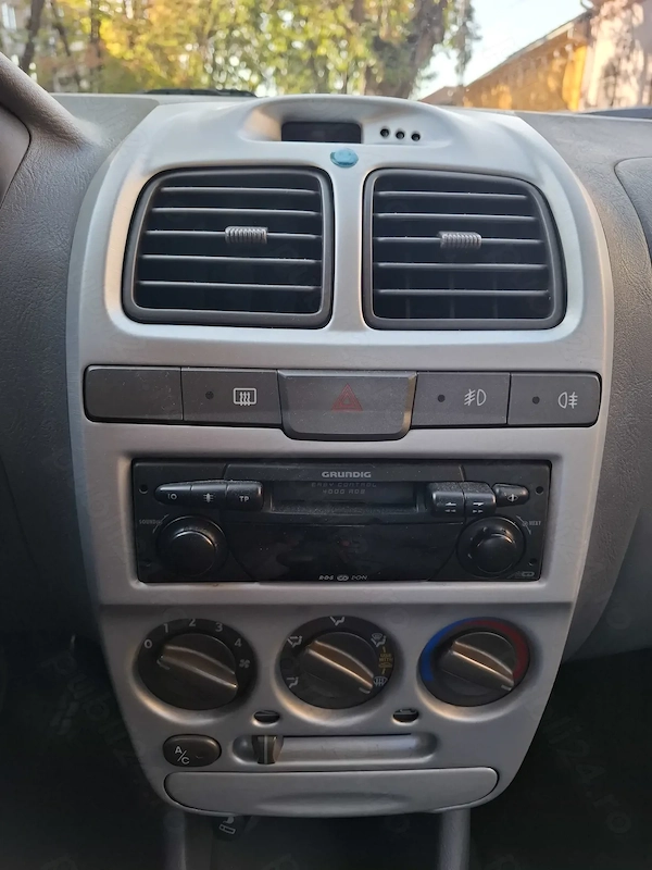 HYUNDAI Accent 2001 — imagine 6