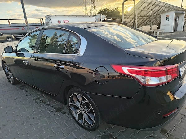 RENAULT Latitude 2013 — imagine 5