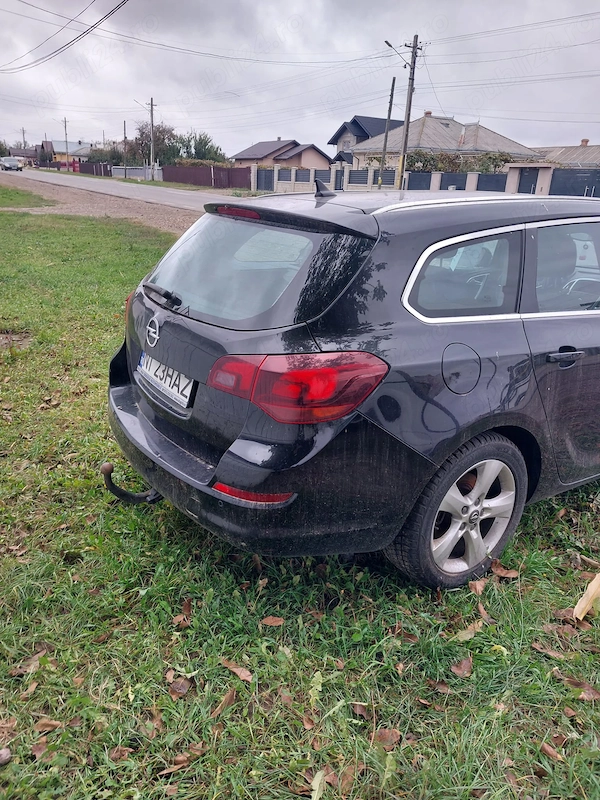 OPEL Astra 2011 — imagine 3