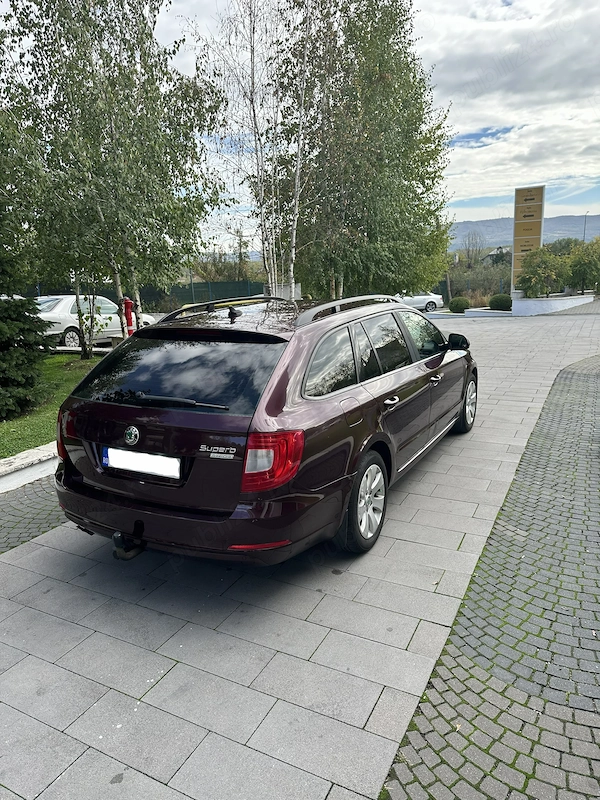 SKODA Superb 2011 — imagine 4