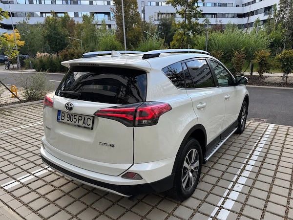 TOYOTA RAV4 2017 — imagine 5