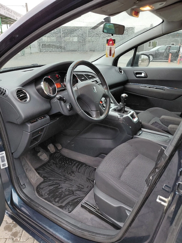 PEUGEOT 5008 2011 — imagine 4