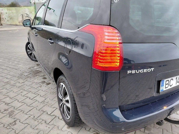 PEUGEOT 5008 2011 — imagine 2