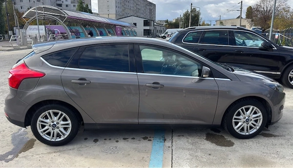 FORD Focus 2013 — imagine 3