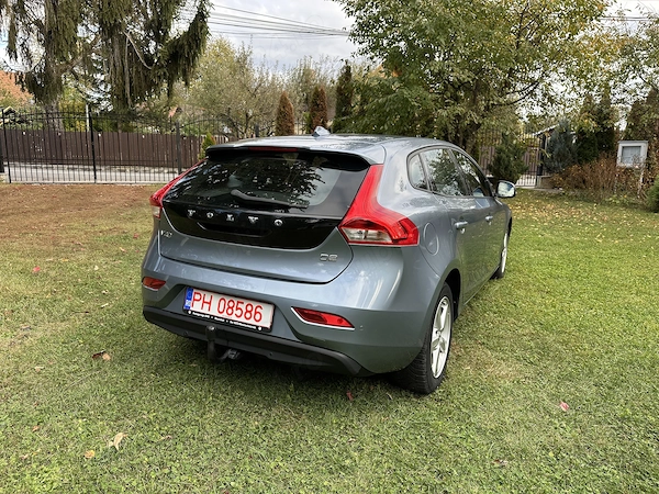 VOLVO V40 2017 — imagine 4