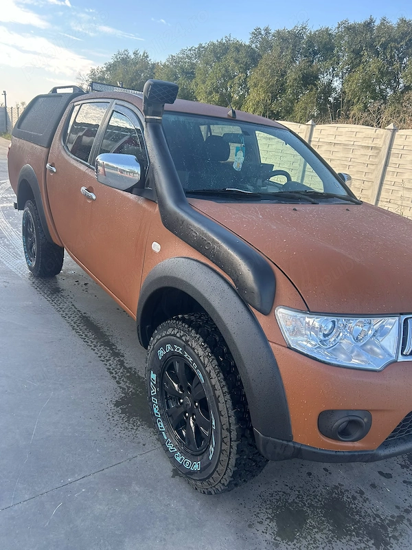MITSUBISHI L200