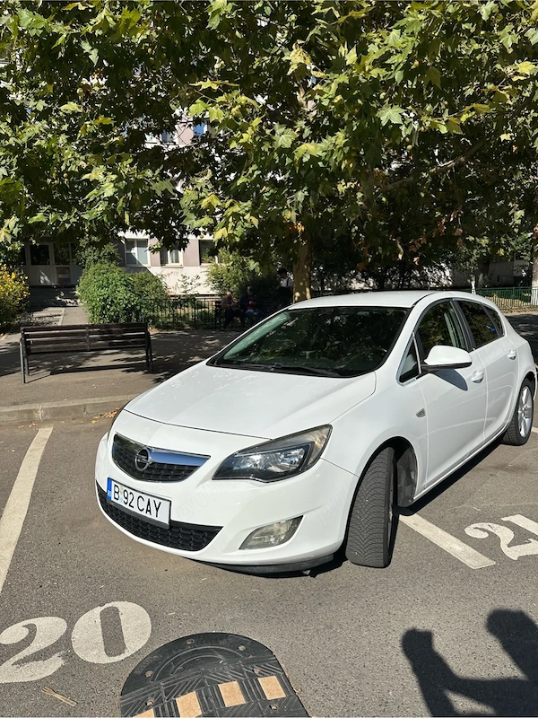 OPEL Astra 2010 — imagine 5