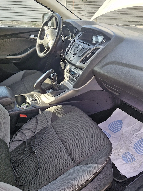 FORD Focus 2011 — imagine 6