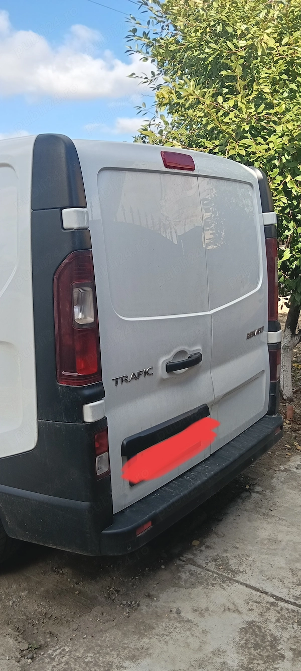 RENAULT Trafic 2017 — imagine 2