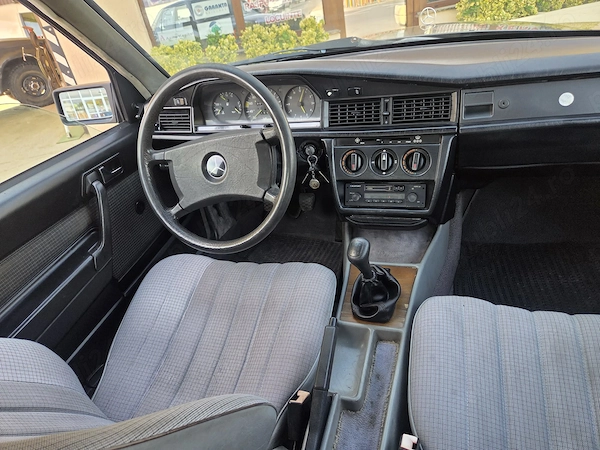 MERCEDES-BENZ 190 1986 — imagine 3