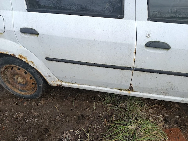 DACIA Logan 2004 — imagine 2