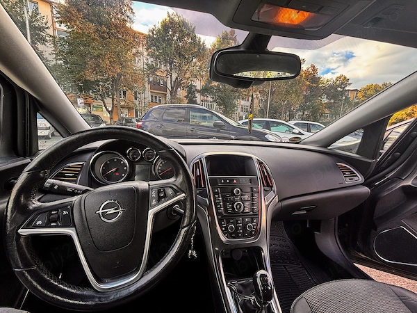 OPEL Astra 2012 — imagine 7