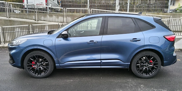 FORD Kuga 2023 — imagine 4