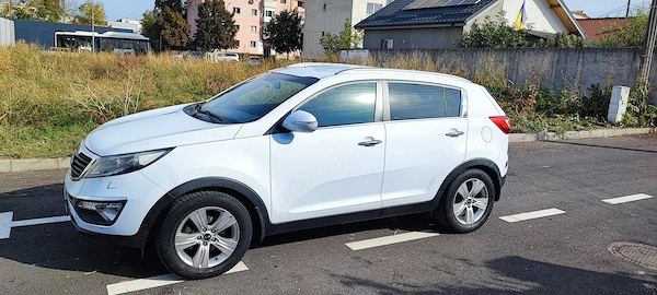 KIA Sportage 2012 — imagine 2
