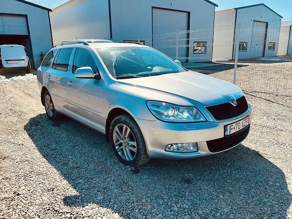 SKODA Octavia 2012 — imagine 2