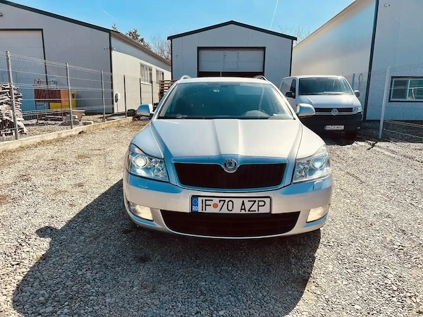 SKODA Octavia 2012 — imagine 3