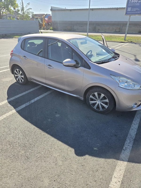 PEUGEOT 208 2013 — imagine 4