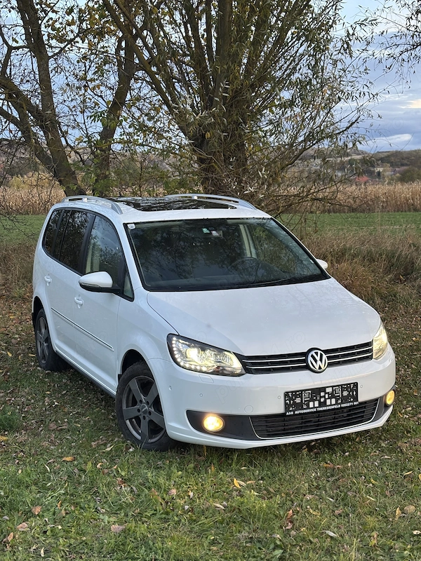 VOLKSWAGEN Touran