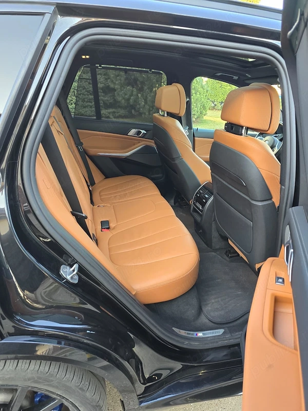 BMW  2020 — imagine 8
