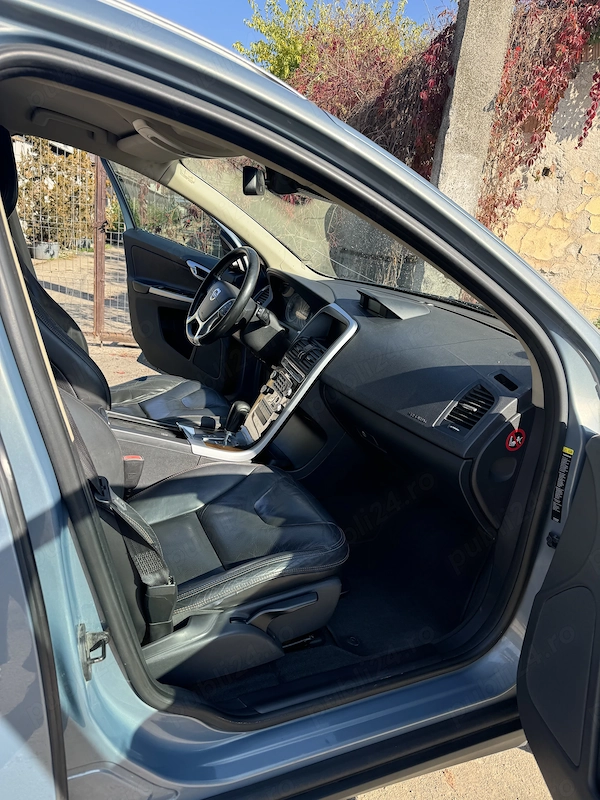 VOLVO XC60 2010 — imagine 3