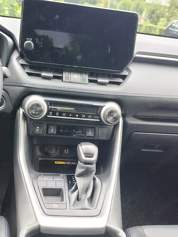 TOYOTA RAV4 2025 — imagine 5