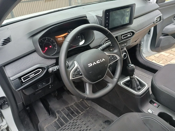 DACIA Logan 2025 — imagine 2