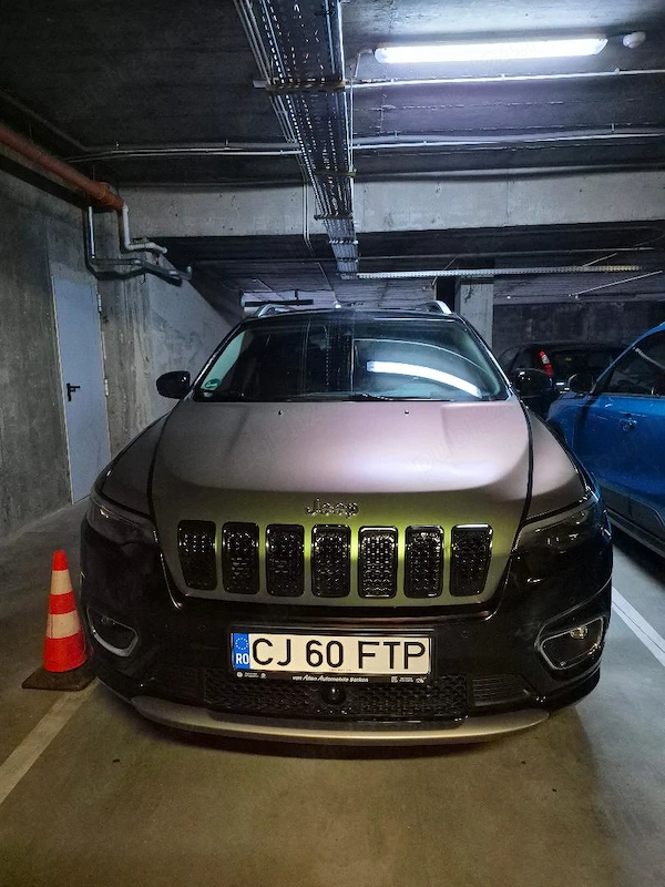 JEEP Cherokee 2020 — imagine 10