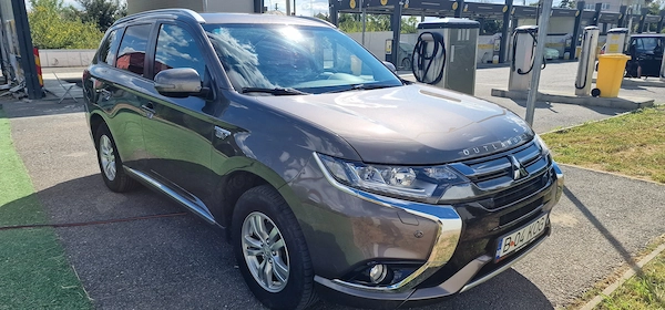 MITSUBISHI Outlander 2018 — imagine 3