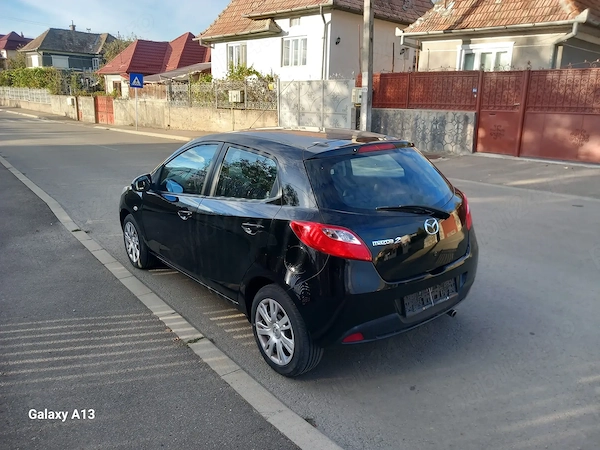 MAZDA 2 2009 — imagine 3
