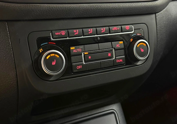 VOLKSWAGEN Golf 2011 — imagine 13