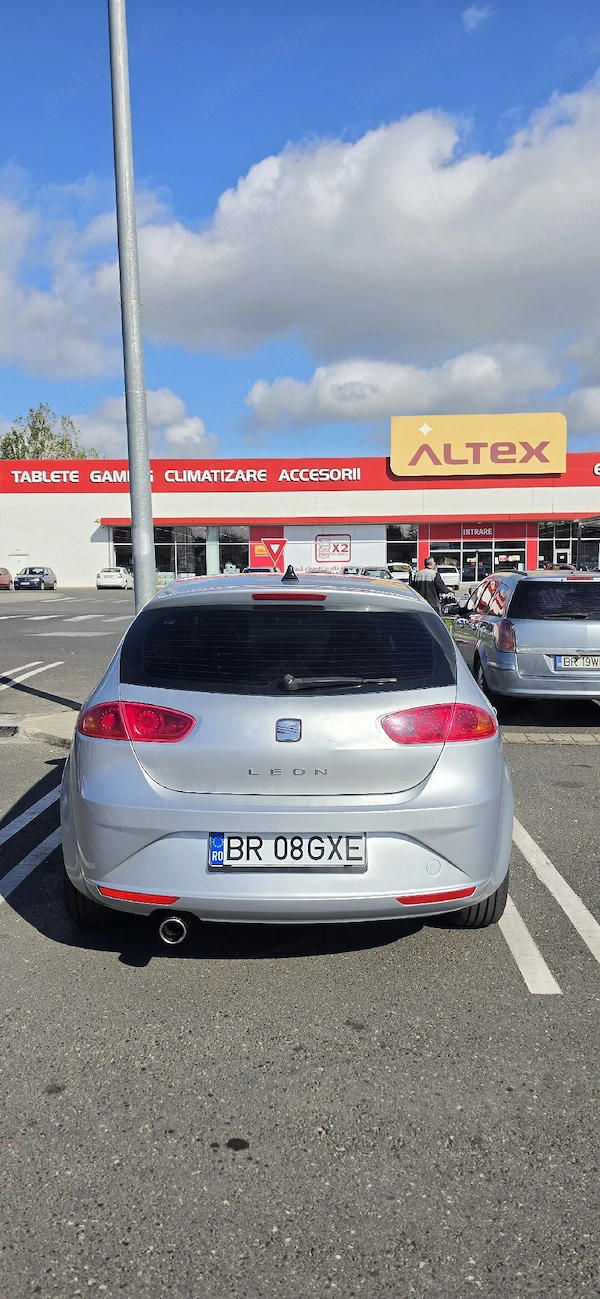 SEAT Leon 2010 — imagine 3
