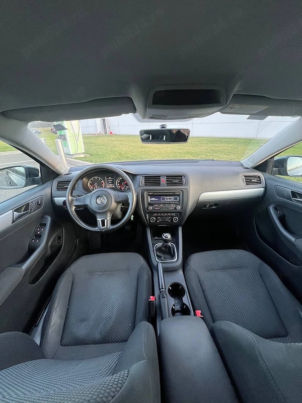 VOLKSWAGEN Jetta 2012 — imagine 8