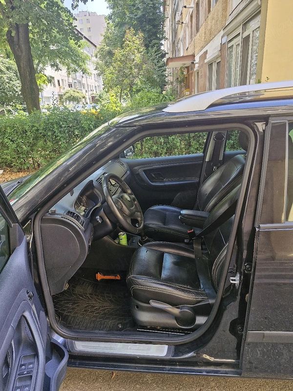 SKODA Fabia 2011 — imagine 4