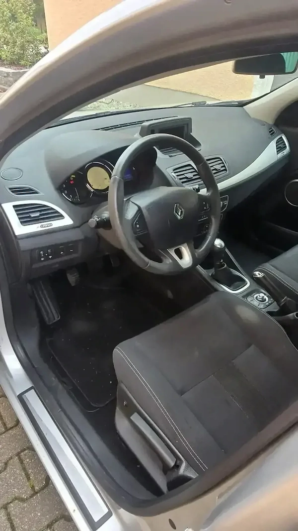 RENAULT Megane 2010 — imagine 3