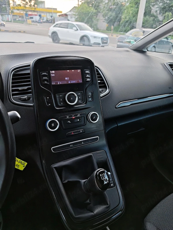 RENAULT Scenic 2018 — imagine 10