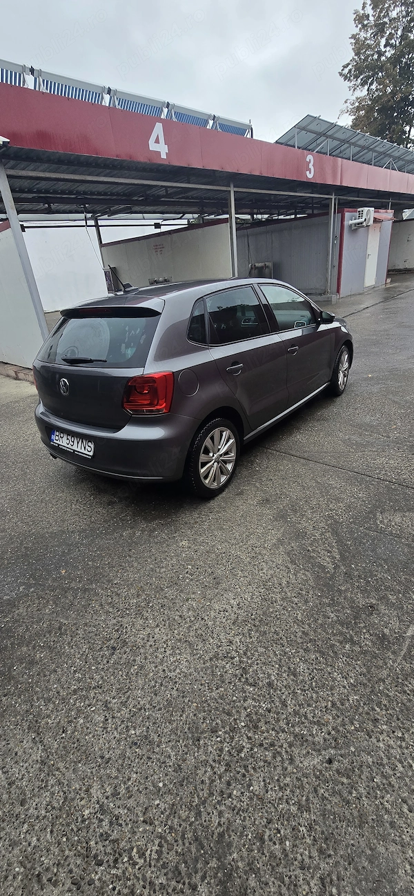VOLKSWAGEN Polo 2010 — imagine 3