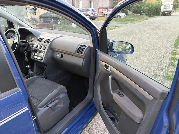 VOLKSWAGEN Touran 2008 — imagine 6