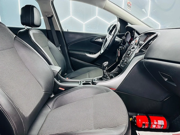 OPEL Astra 2011 — imagine 17