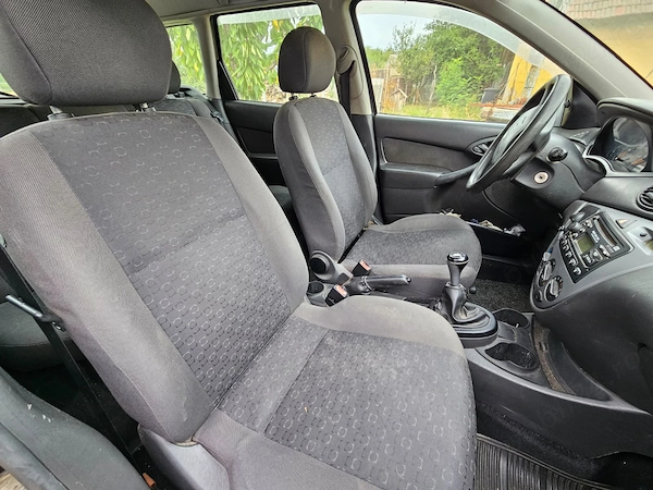 FORD Focus 2001 — imagine 6
