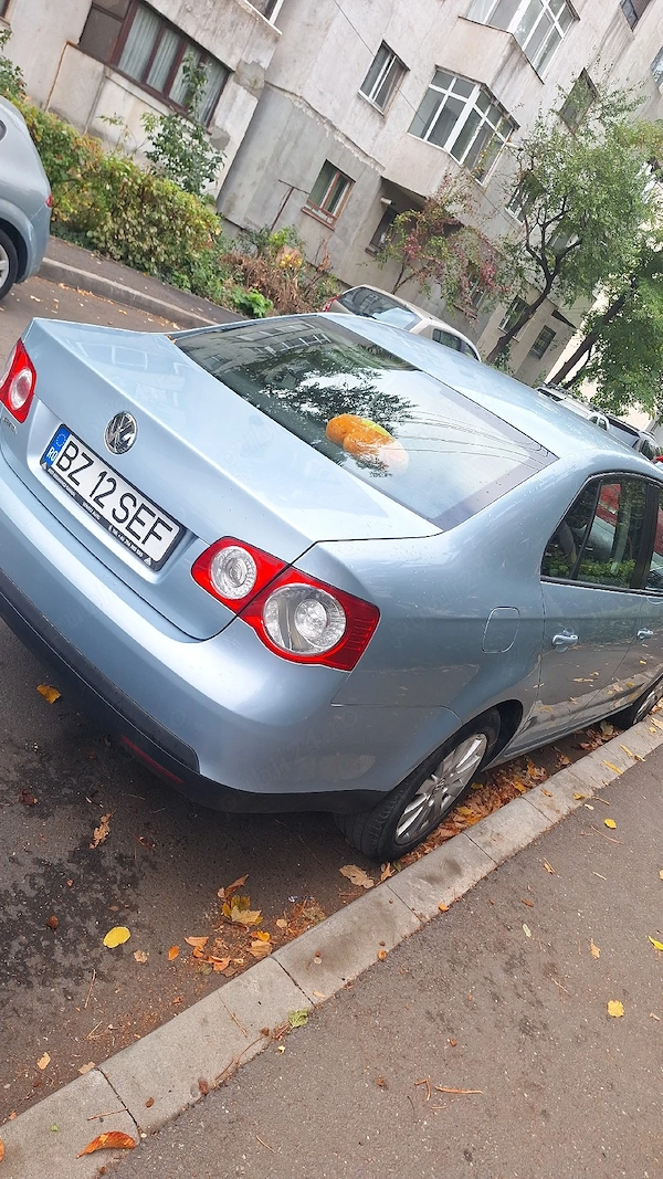 VOLKSWAGEN Jetta 2010 — imagine 4