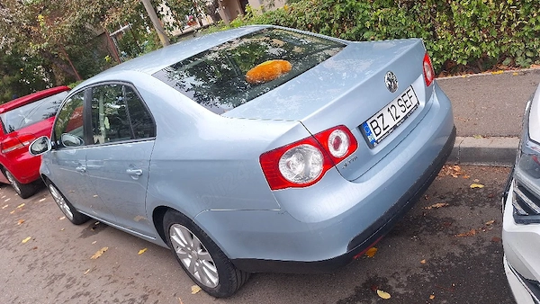 VOLKSWAGEN Jetta 2010 — imagine 1