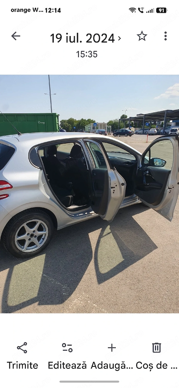 PEUGEOT 208