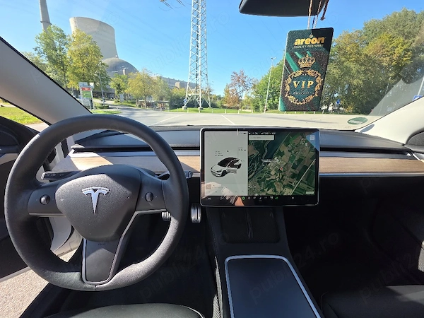 TESLA Model 3 2021 — imagine 5
