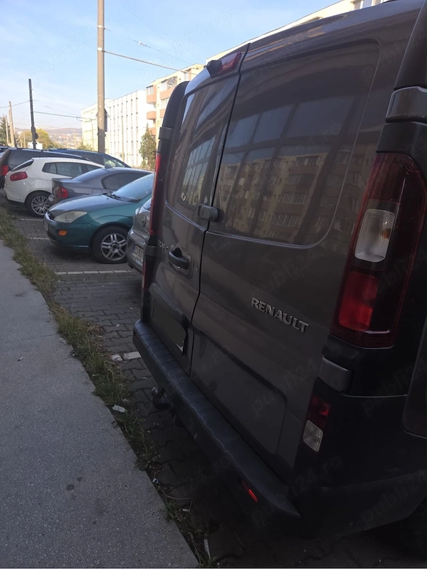 RENAULT Trafic 2015 — imagine 5