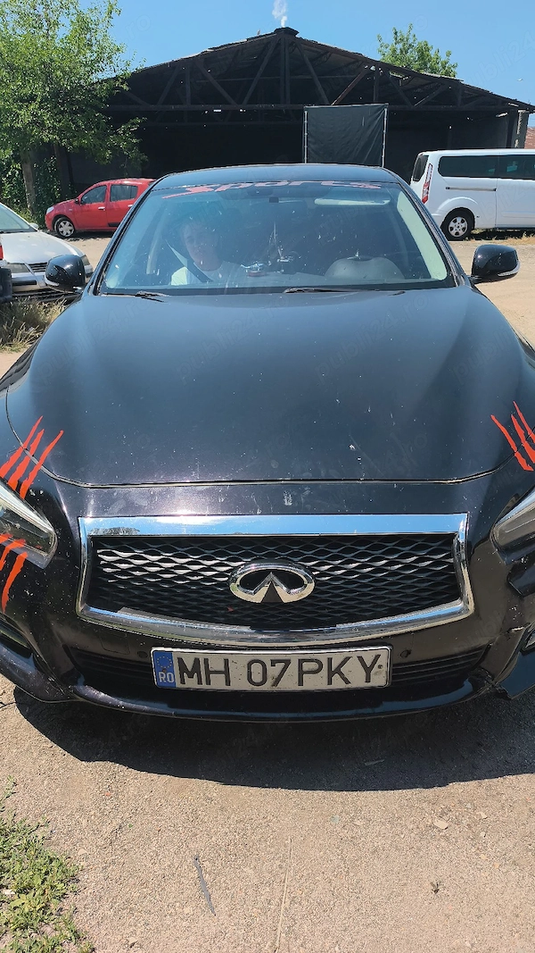 vând infinity q50