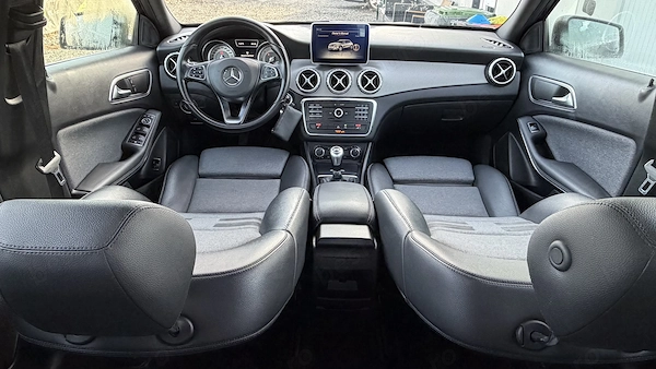 MERCEDES-BENZ GLA 2016 — imagine 16