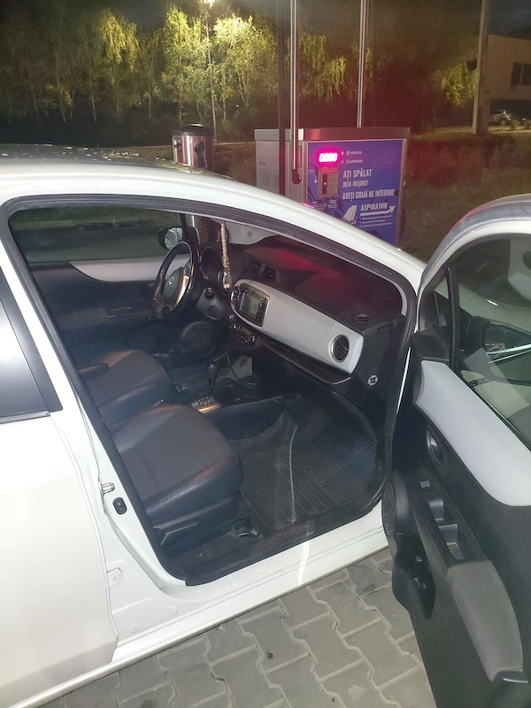 TOYOTA Yaris 2012 — imagine 5
